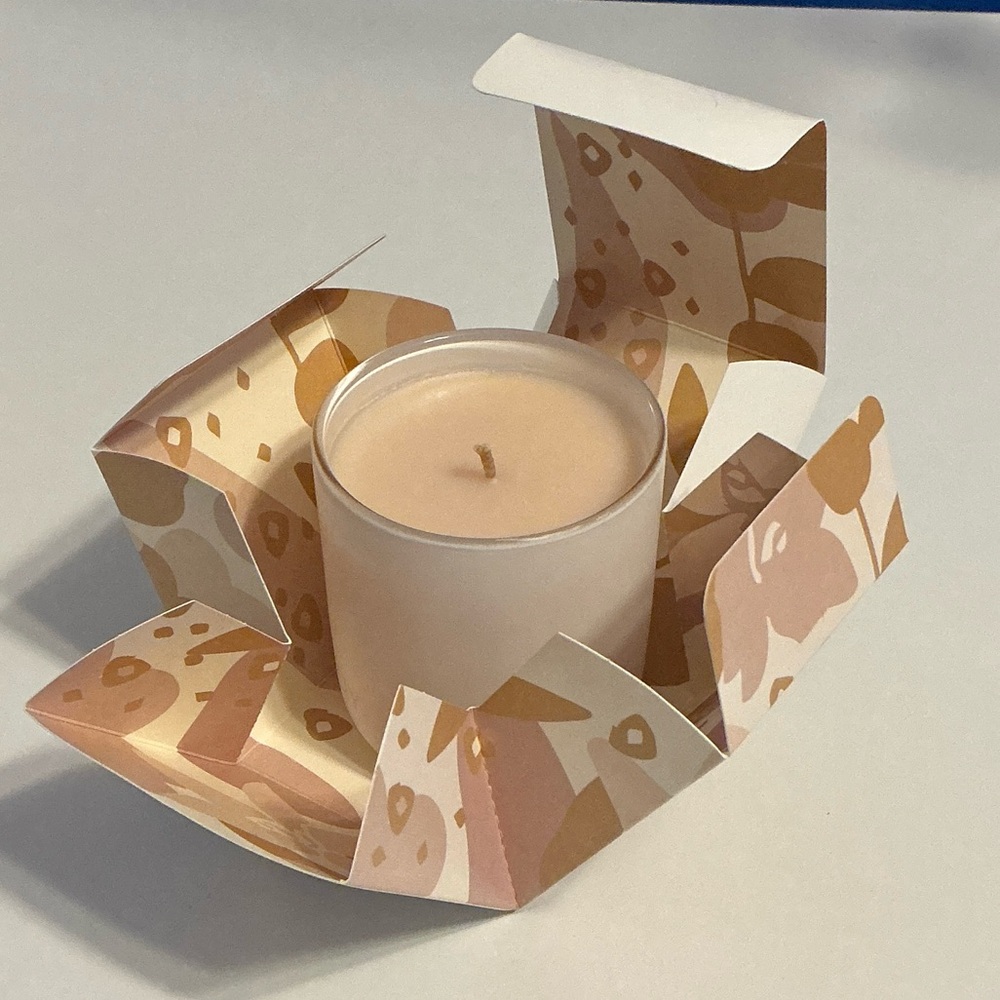 Voy Vegan Soy Wax 8 Ounce Candle in Wildflower Meadow; 55 Hour Burn Time; NIB - Picture 7 of 7